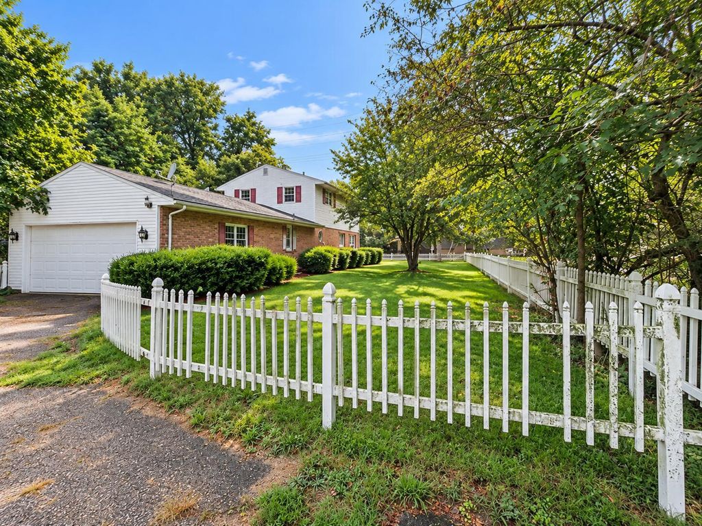5012 Woodmont Drive, Portage
