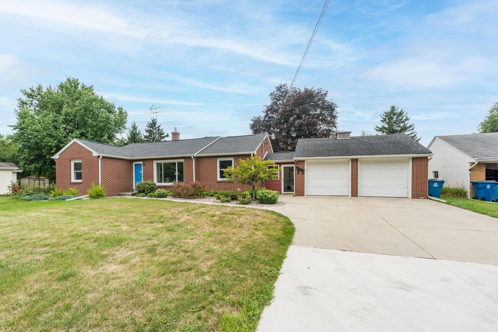 1715 Nichols Road, Kalamazoo