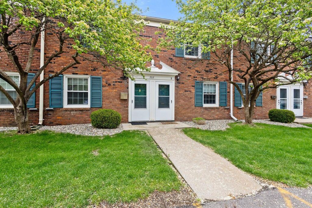 707 Garland Circle, Kalamazoo