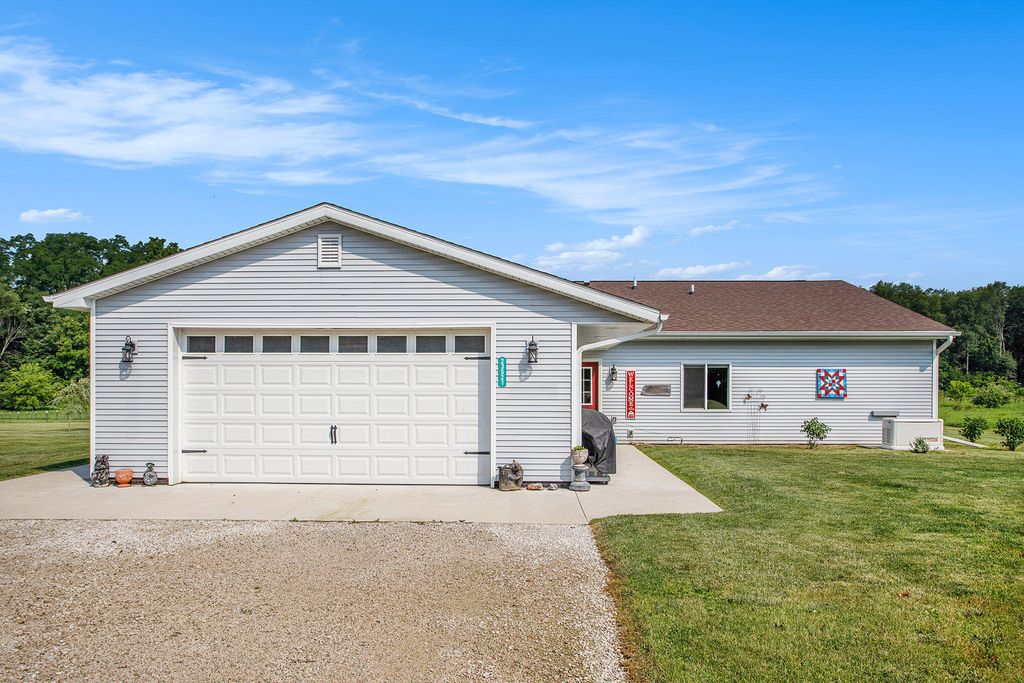 23521 Struwin Road, Battle Creek