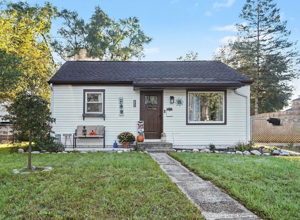 232 N Woodlawn Avenue, Battle Creek