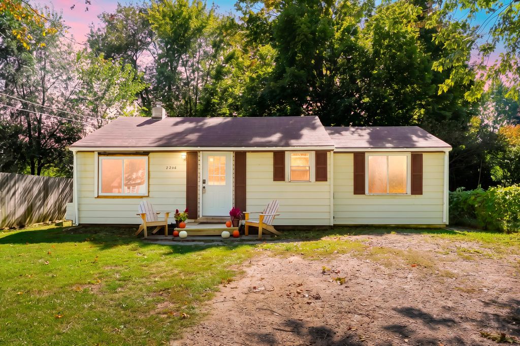 2206 Eckener Drive, Portage
