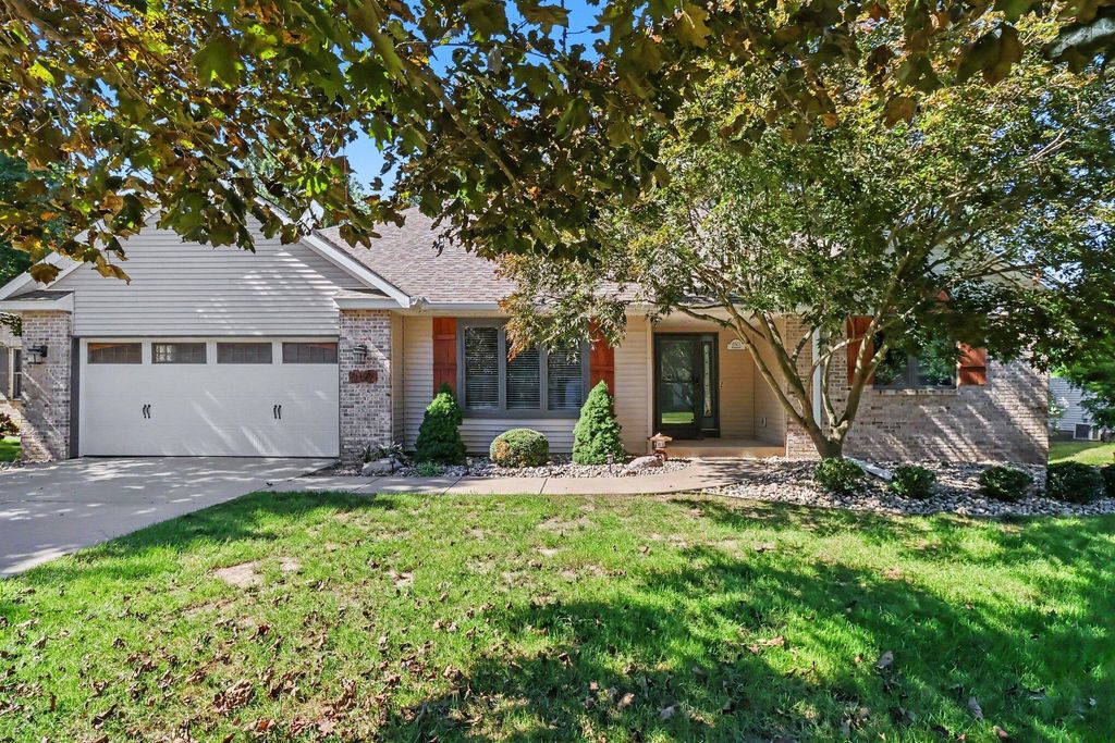 8127 Robinbrook Street, Richland