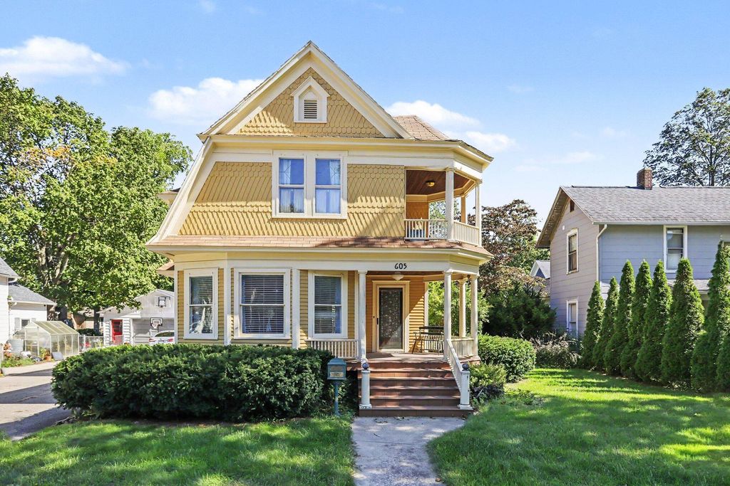605 N Main Street, Three Rivers