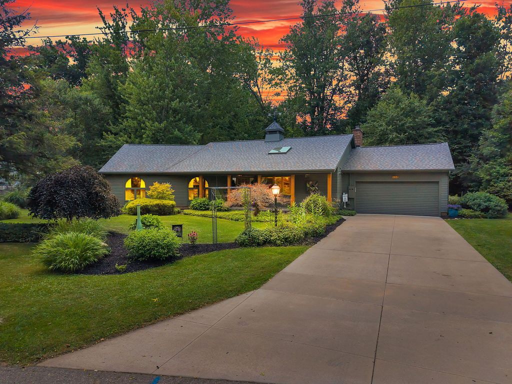 93 Lynwood Drive, Battle Creek