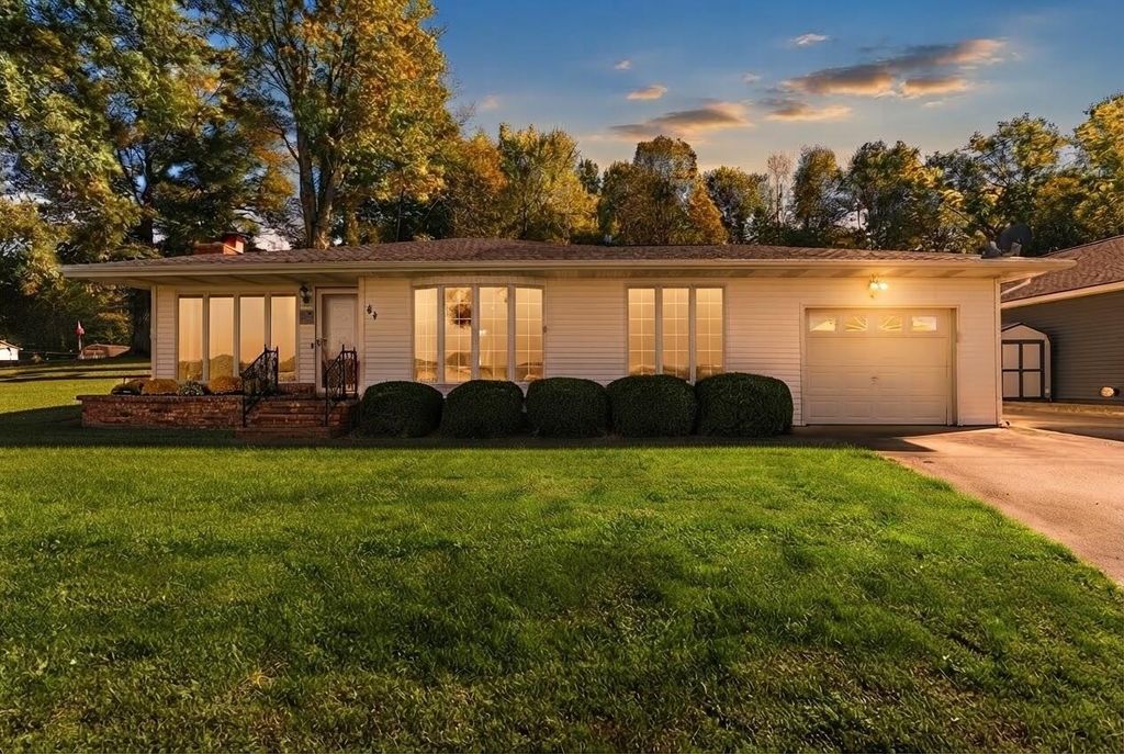 84 E Hickory Road, Battle Creek