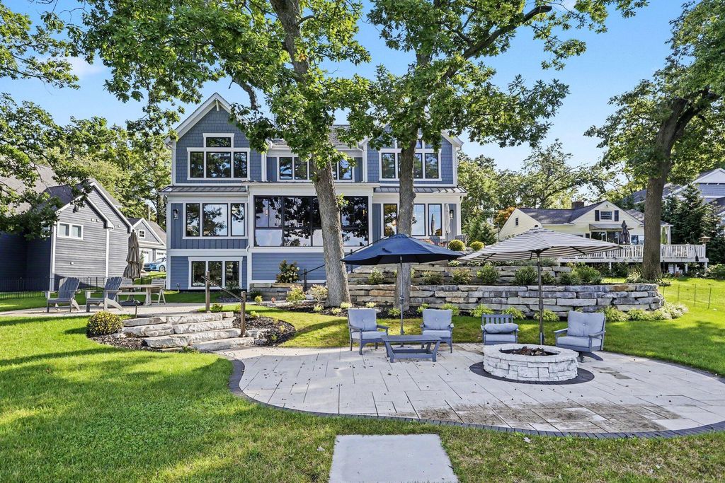 140 E Gull Lake Drive, Augusta