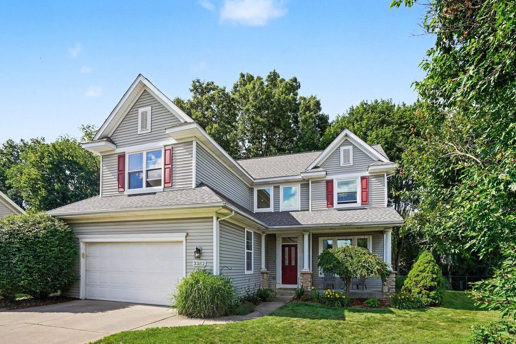 3382 Hampstead Court, Portage