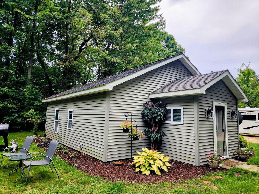 7883 W 112th Street, Grant