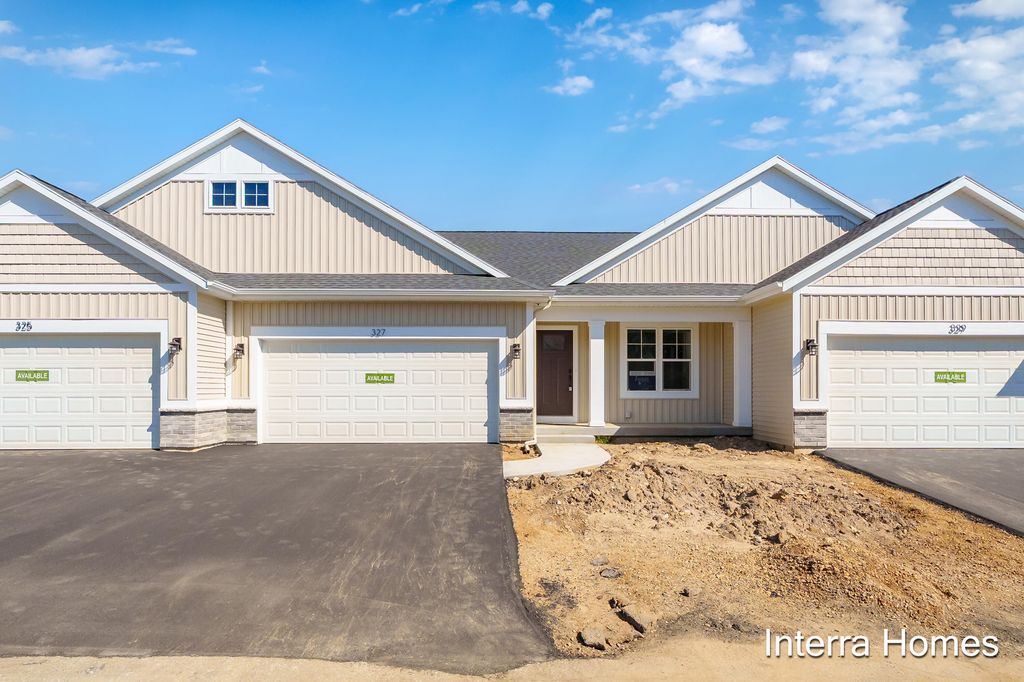 327 Round Hill Road, Kalamazoo