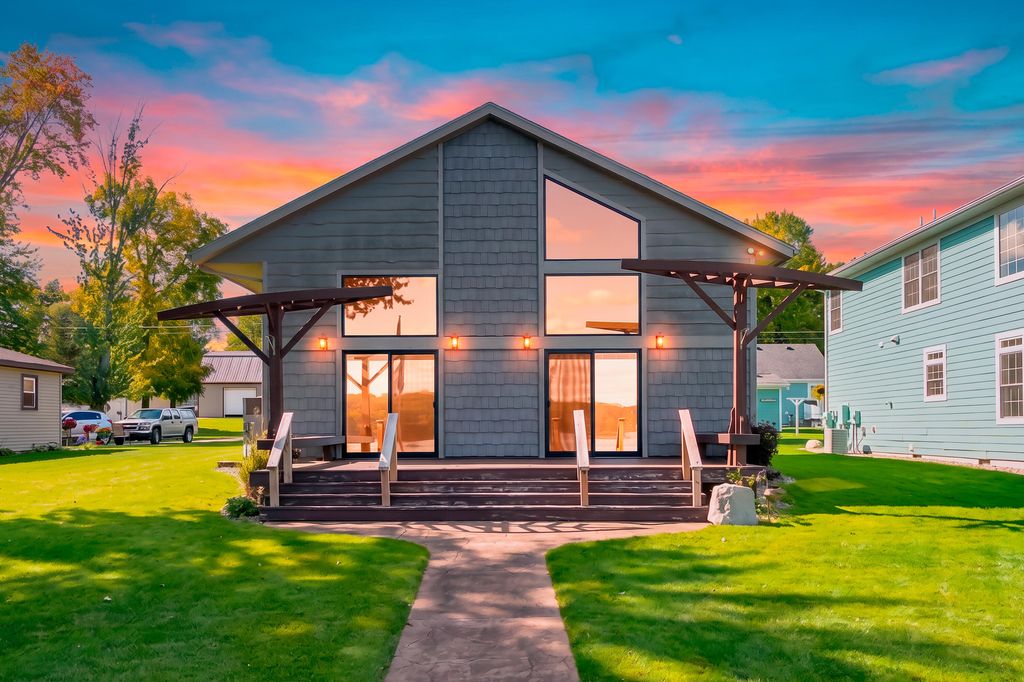 6172 W Sherman Lake Drive, Augusta