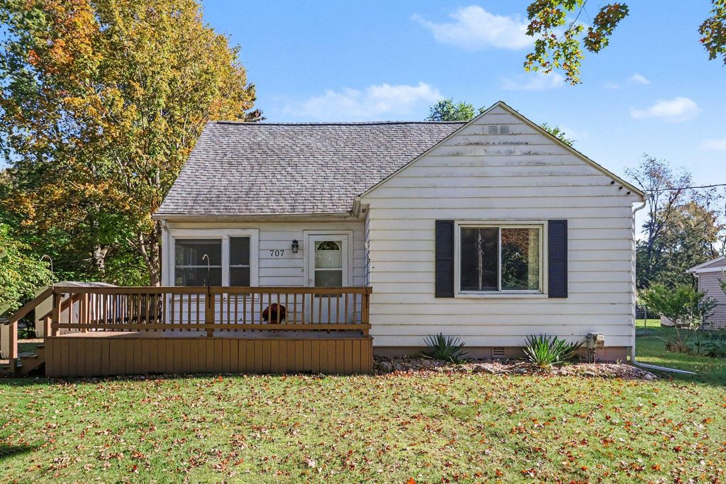 707 S Lagrave Street, Paw Paw