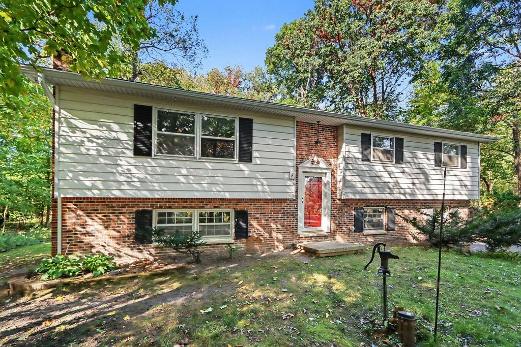 8846 S 29th Street S, Scotts