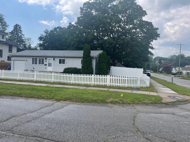 2314 S Christine, Westland city