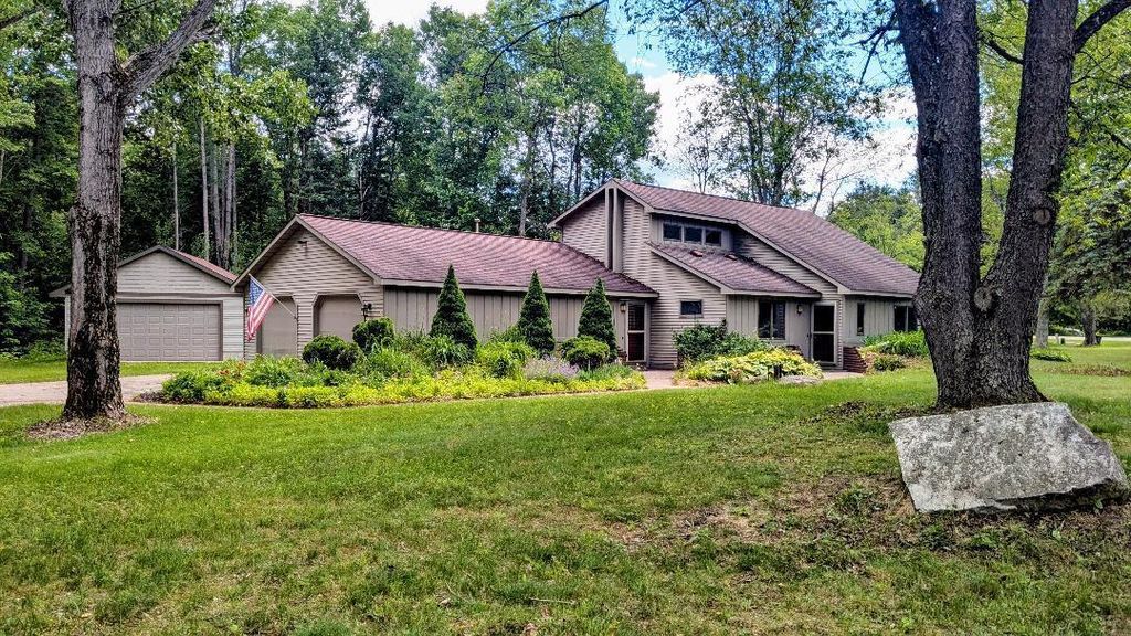 2256 Whitetail Drive, Cherry Grove township