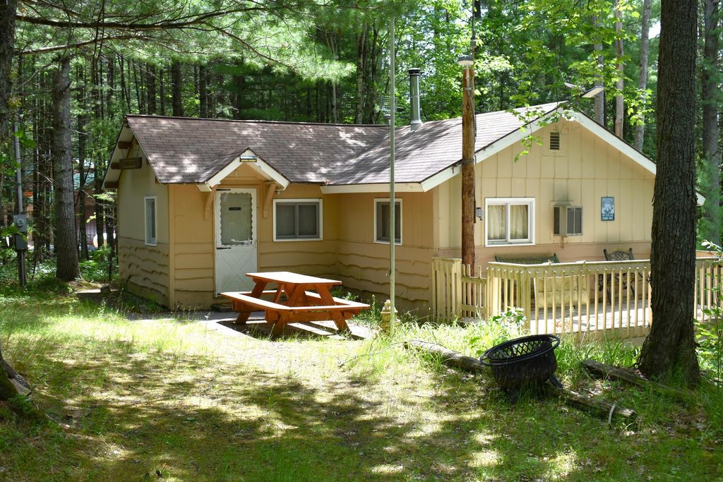 5199 E Marquette Trail, Yates township