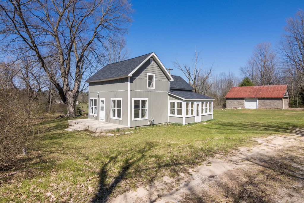 11875 Milarch Road, Bear Lake township