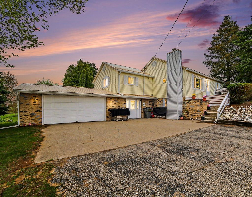 2330 W Tyler Road, Hart township