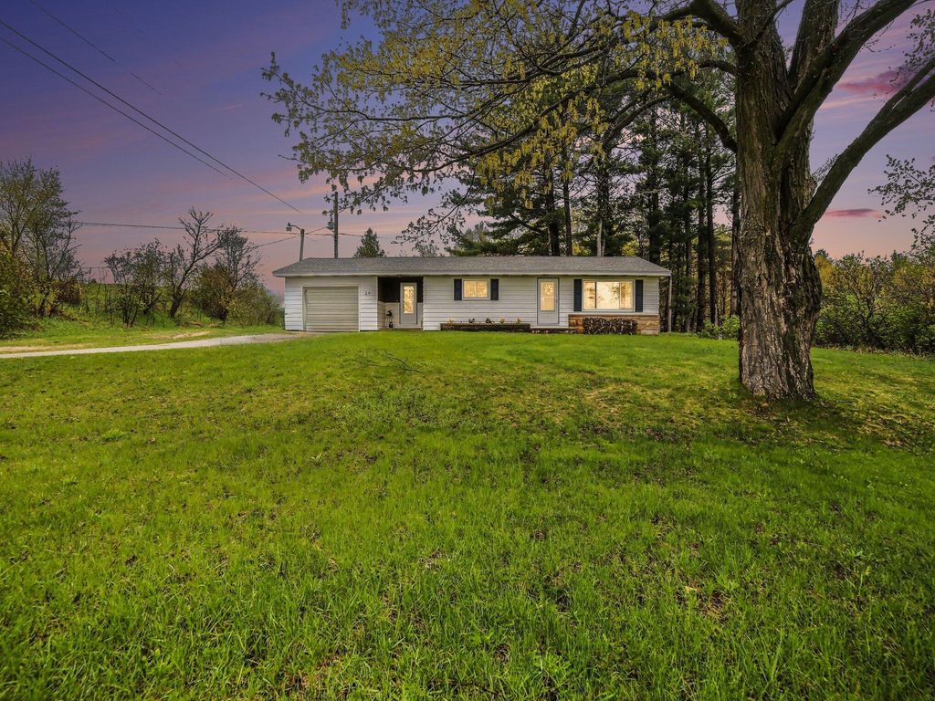 24 E Polk Road, Elbridge township
