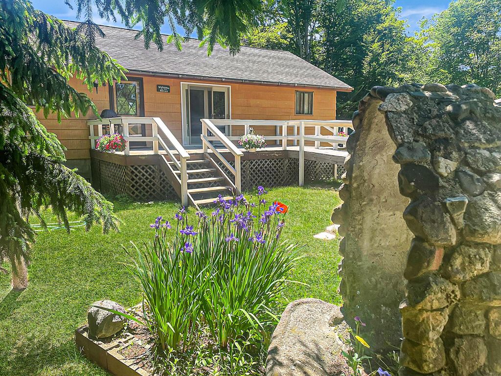 4179 E White River Drive, Ferry township