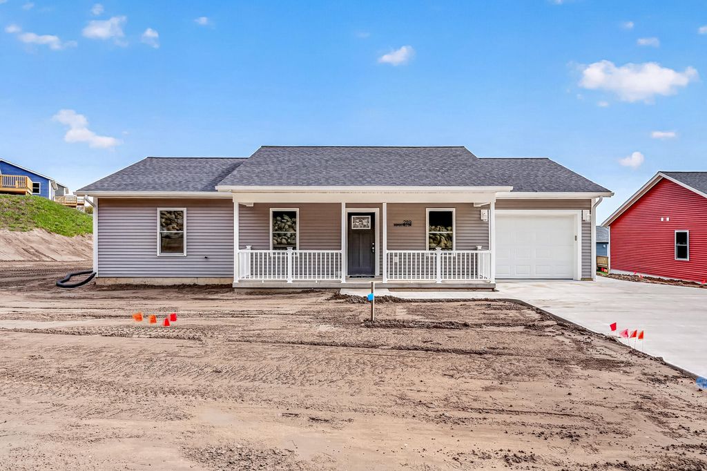 289 Aspen Hill Drive, Shelby village