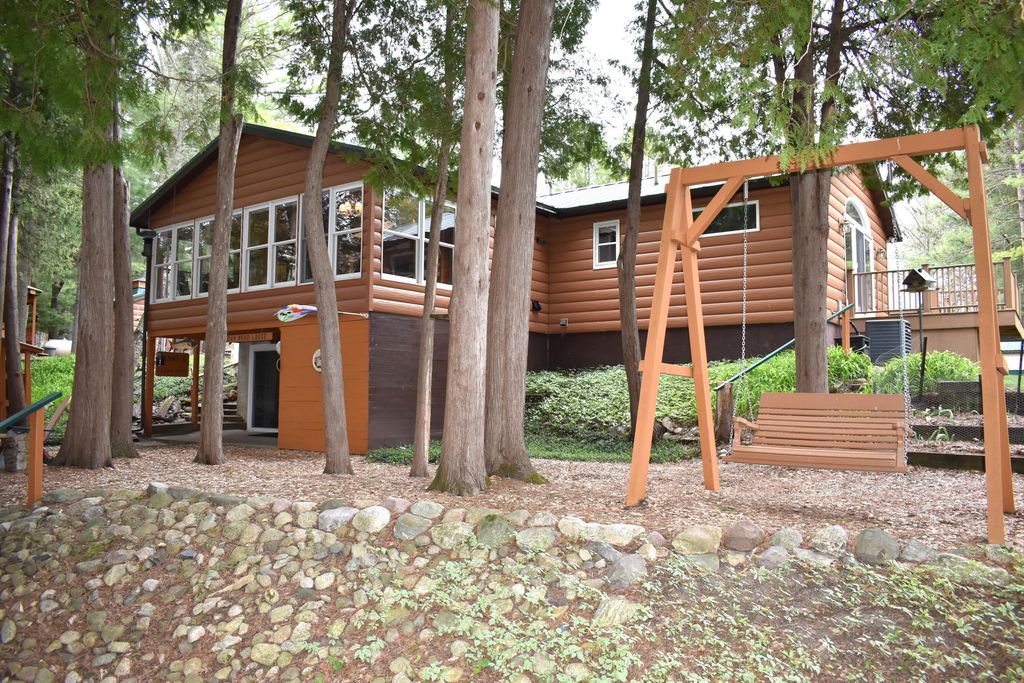 3559 E 56th Street, Yates township