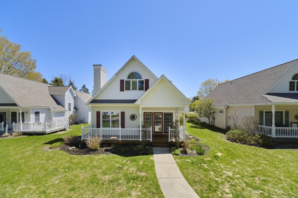 10 Cottage Lane, Manistee