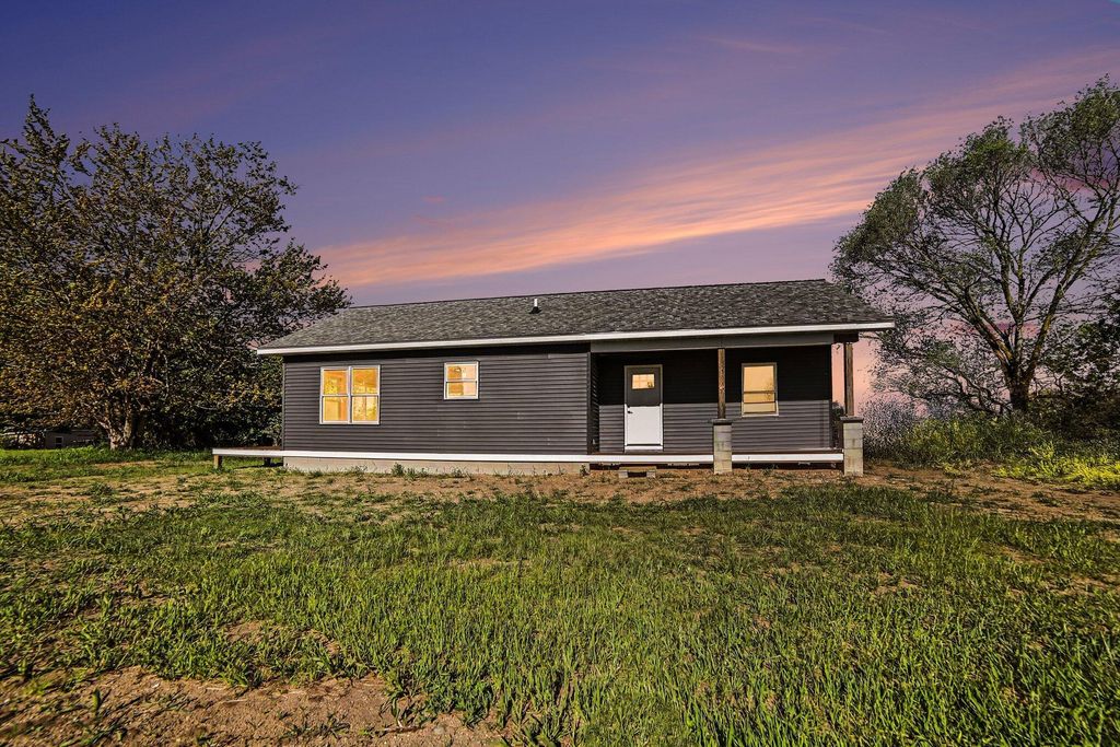 6193 S Pere Marquette Highway, Summit township