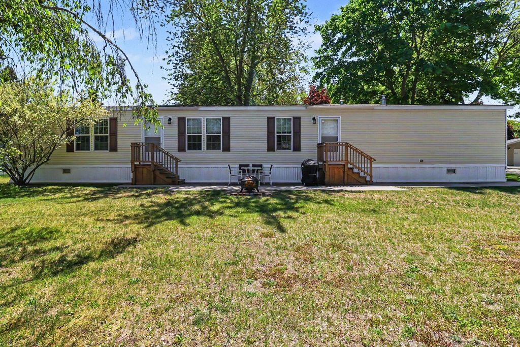 2860 Trepanier Drive, Hamlin township