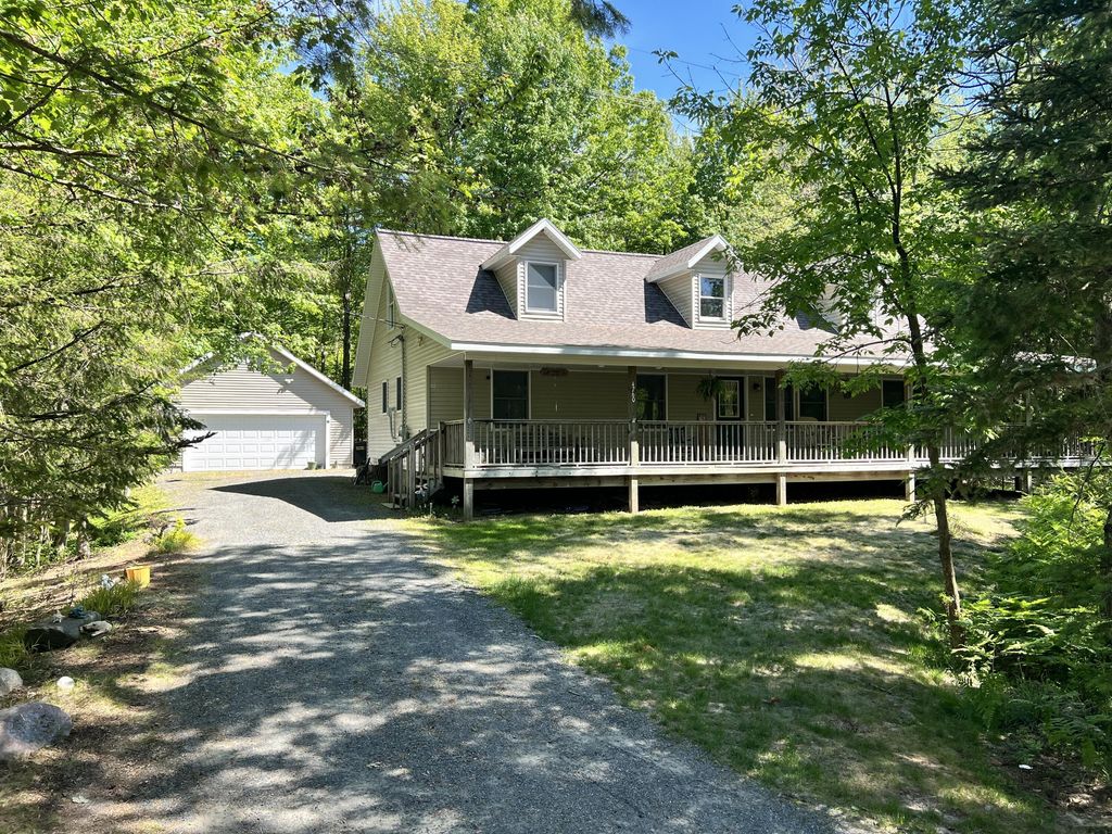 4760 N Lakeshore Road, Golden township