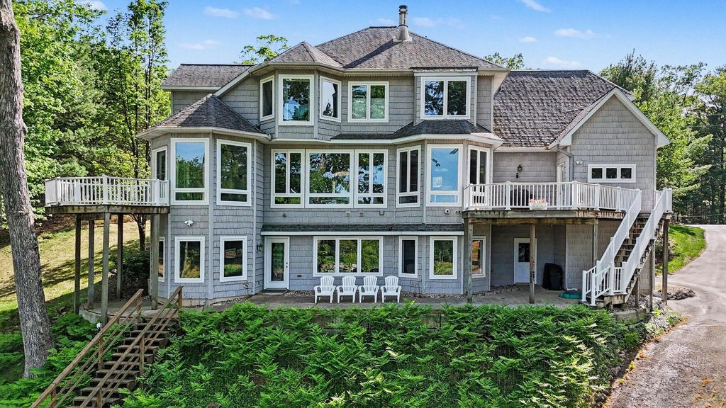 5628 W Longbridge Road, Pentwater township