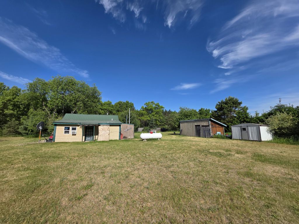 3837 Fawn Road, Wellston