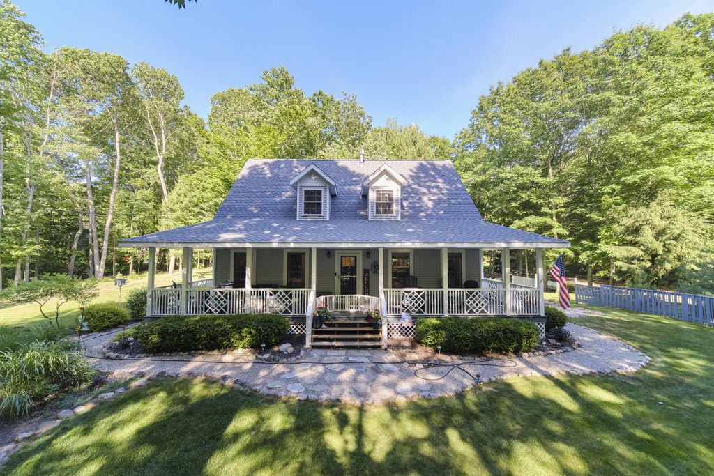 10826 Old Freesoil Road N, Grant township