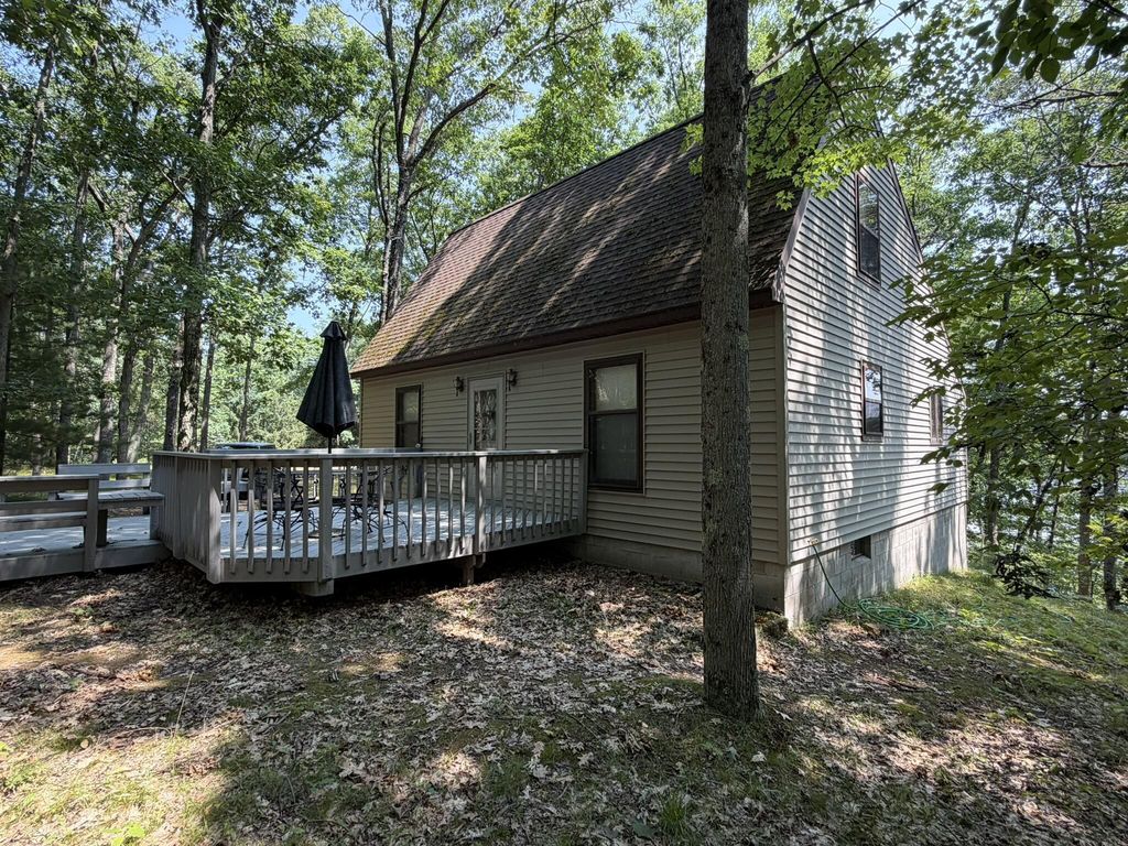 6922 W Twin Lake Drive, Elk township