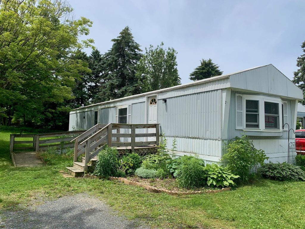 3677 S Pere Marquette Highway, Summit township