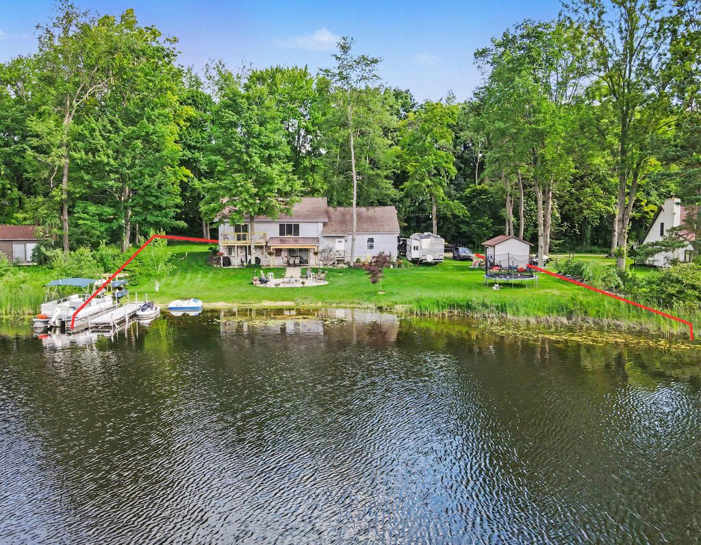 9039 E Ensign Court, Newfield township