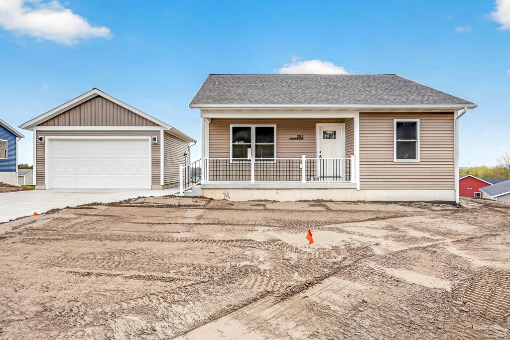 291 Aspen Hill Drive, Shelby village