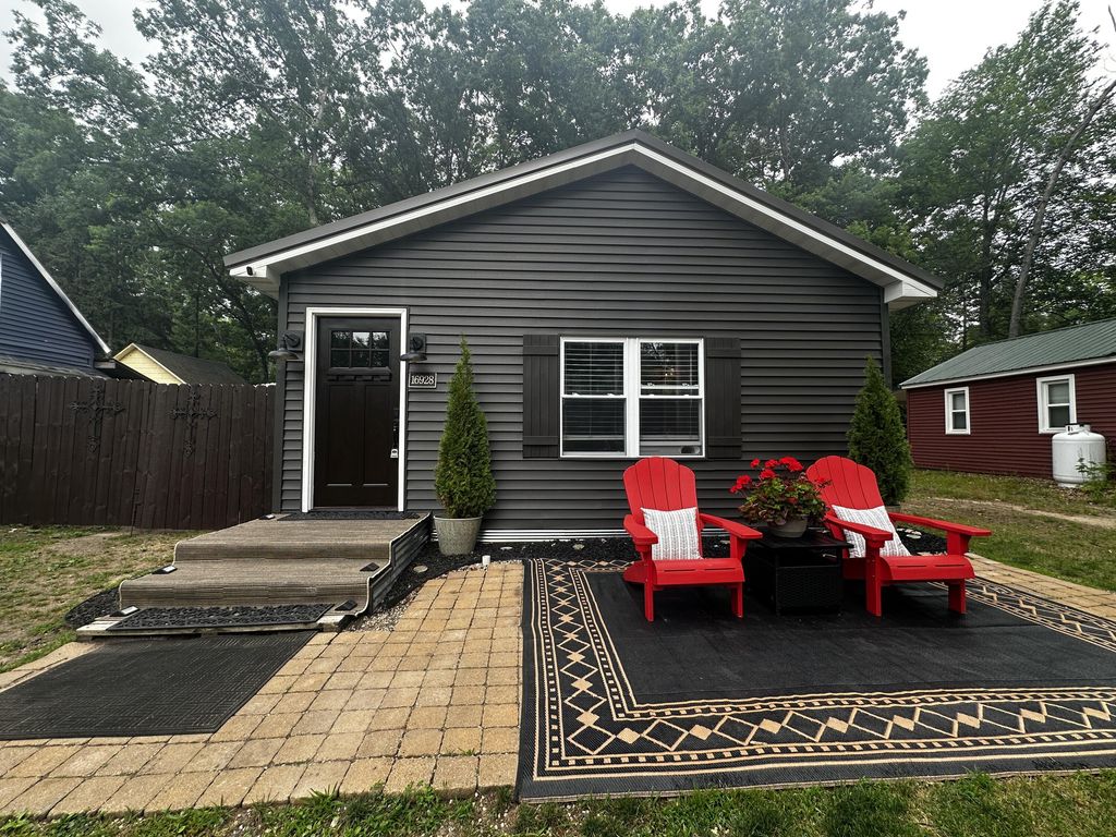 16928 6th Street, Norman township