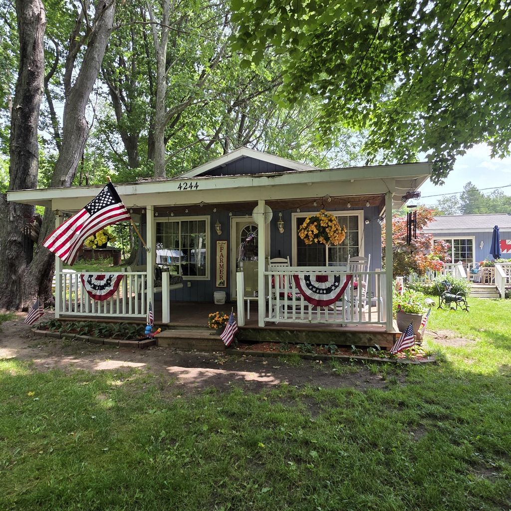 4244 S Paybowme Trail, Benona township