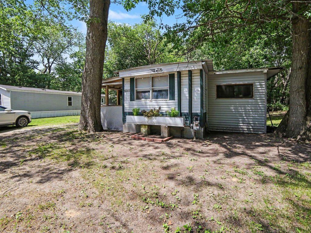 5648 W Johnson Road, Pere Marquette charter township