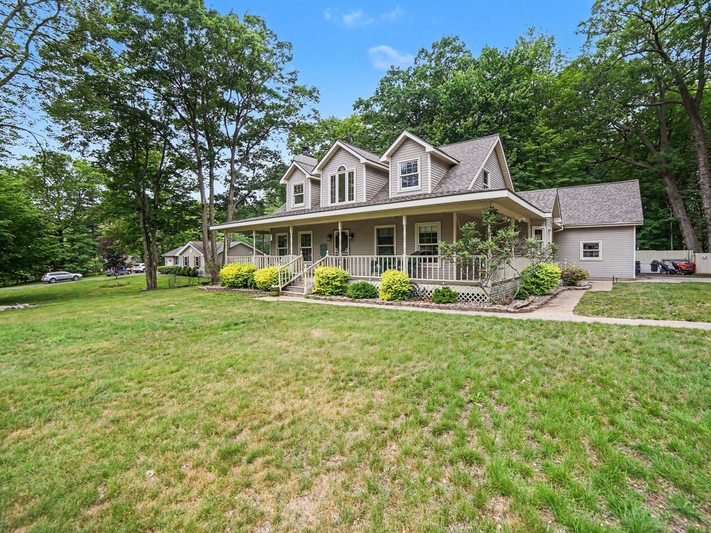 1579 N Marilyn Drive, Hamlin township