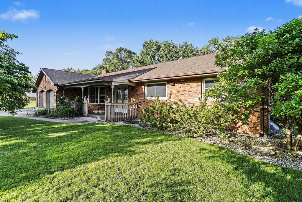 5537 Dennis Street, Lincoln charter township