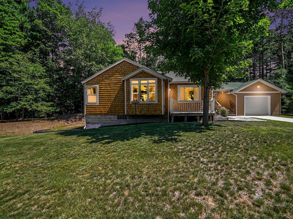 1072 N Brookridge Road, Amber township
