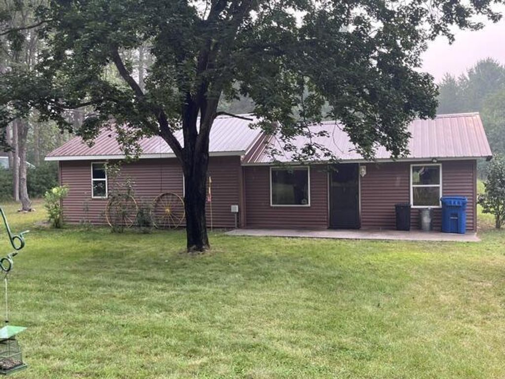 155 Skocelas Road N, Stronach township