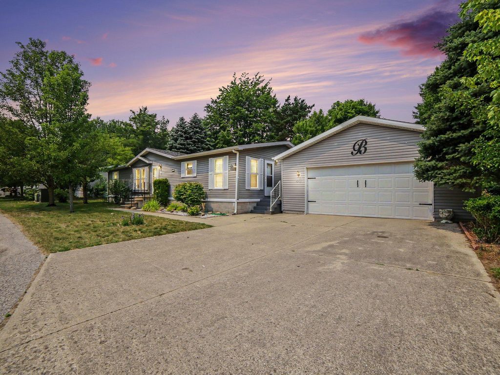 3628 W Forest Hill Circle, Amber township