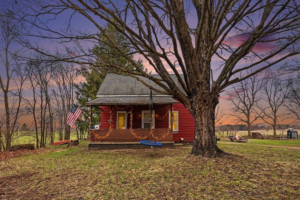 3521 S 204th Avenue, Newfield township