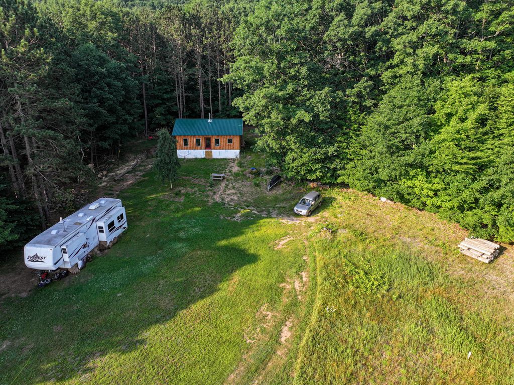 15940 Northwood Highway, Arcadia township