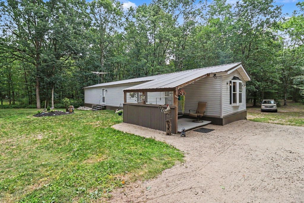 9196 N Ruth Drive, Colfax township
