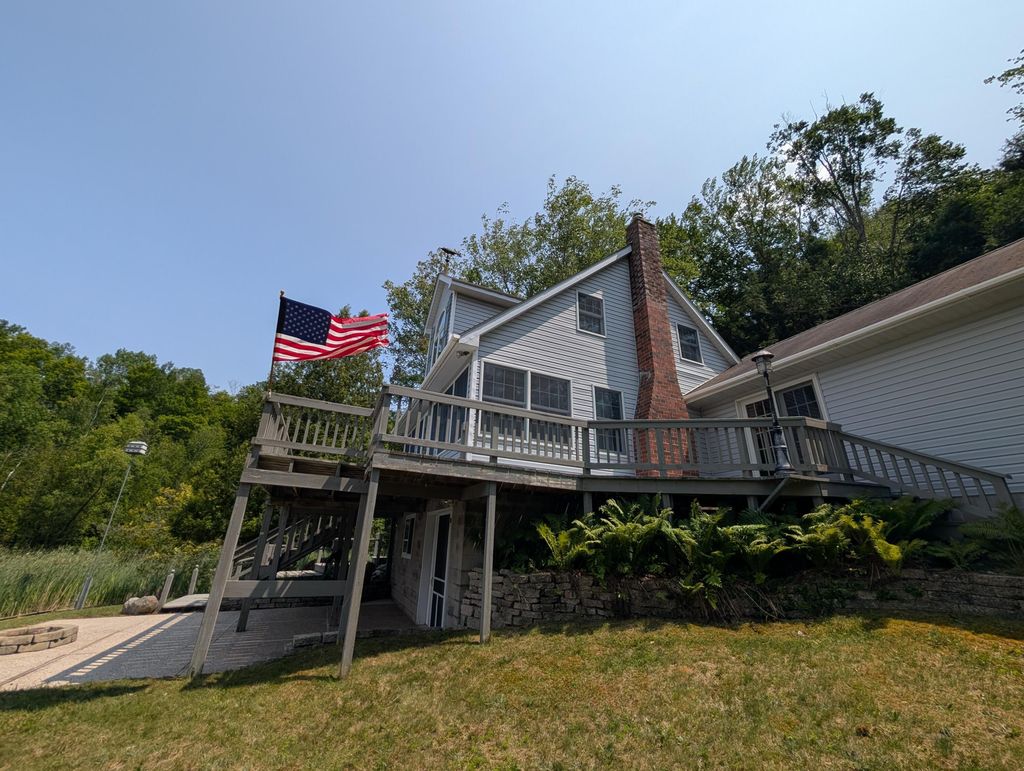 5993 N Meyers Road, Hamlin township
