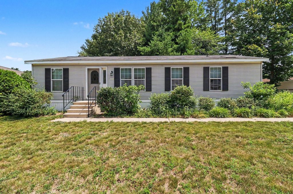 3773 W Forest Hill Circle, Amber township